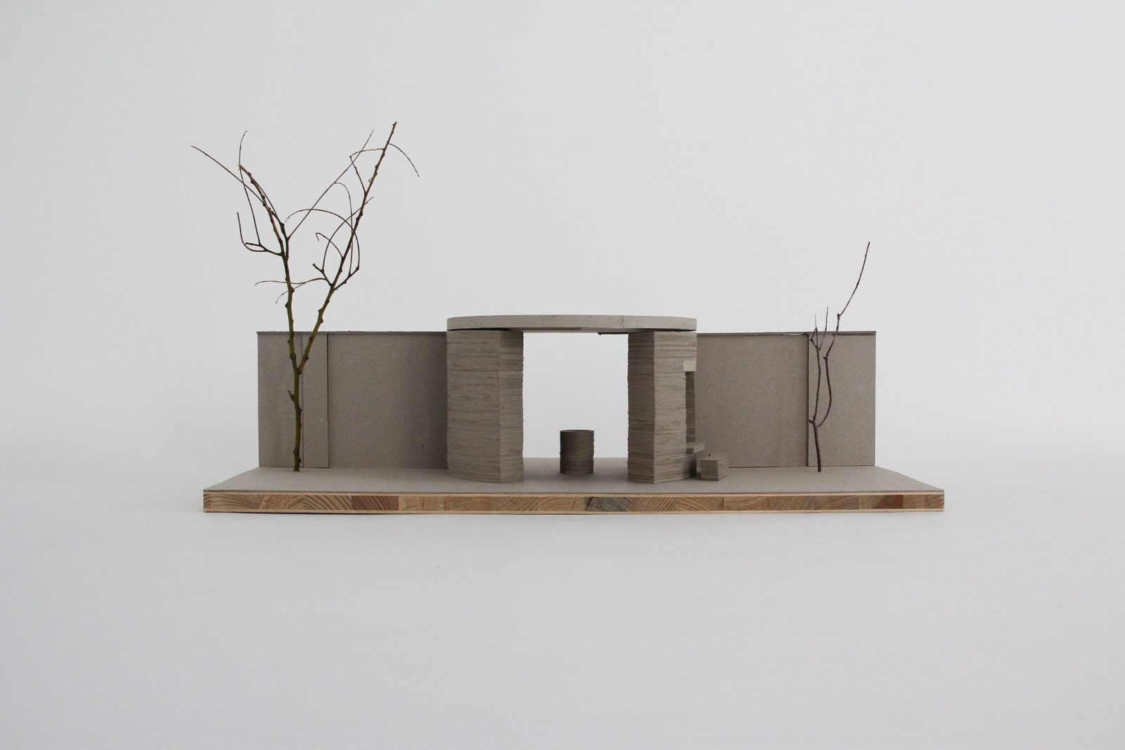 Schichten — Alter Nordfriedhof — Architektur von Carl Dobmeier, 2025 — Abbildung 2
